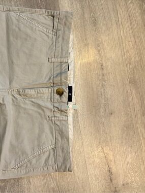 American Eagle Outfitters Light Khaki Women's Shorts